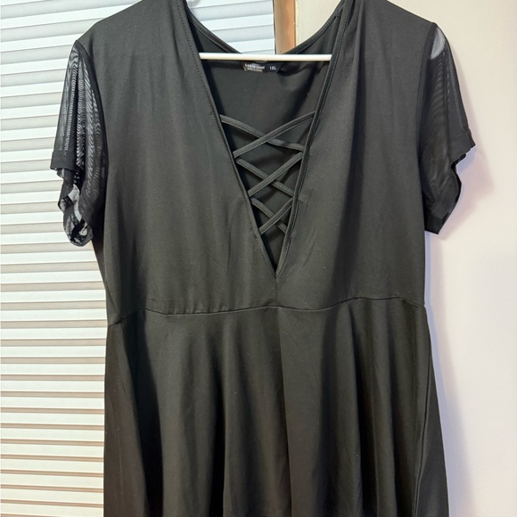 SHEIN Black Dressy Shirt - Picture 2 of 2